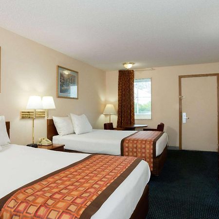 Days Inn By Wyndham Indianapolis East Post Road Kültér fotó