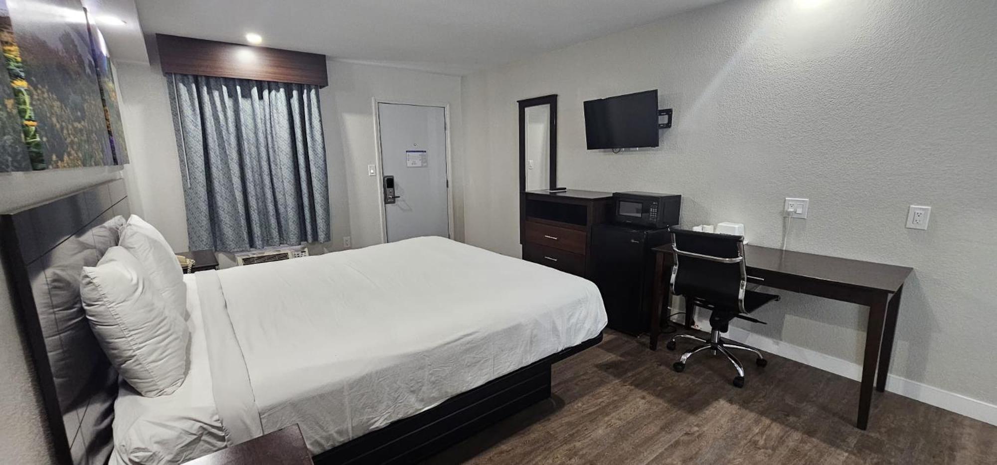 Days Inn By Wyndham Indianapolis East Post Road Kültér fotó